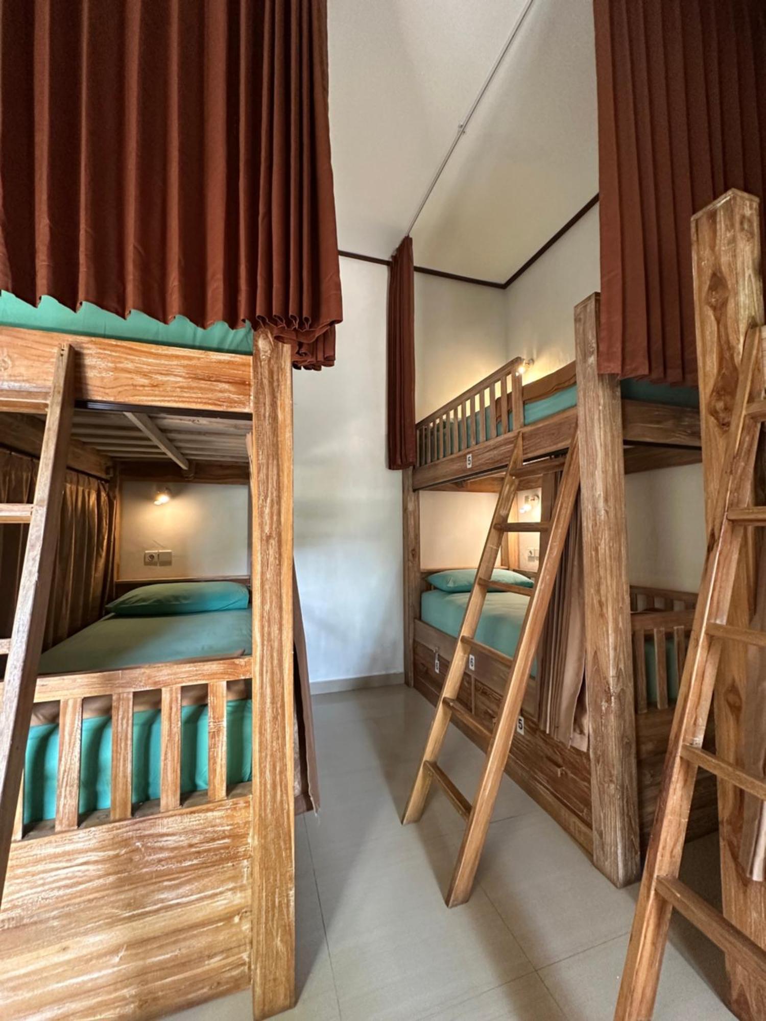 Lembongan Hostel Nusa Lembongan Buitenkant foto