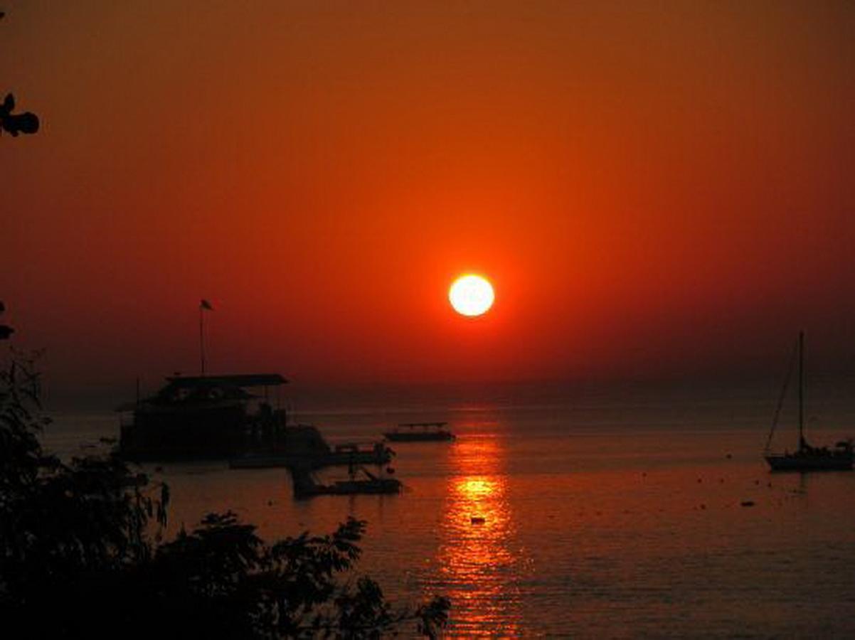 Lembongan Hostel Nusa Lembongan Buitenkant foto