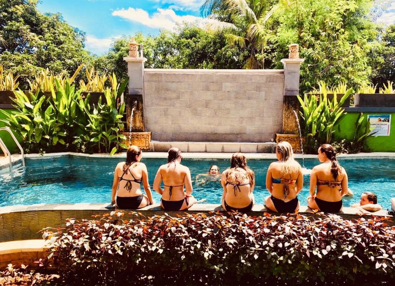Lembongan Hostel Nusa Lembongan Buitenkant foto