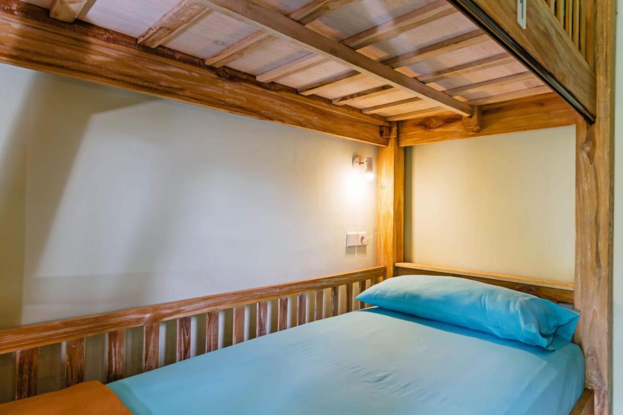 Lembongan Hostel Nusa Lembongan Buitenkant foto